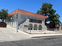 Building Photo - 818 S 7th St