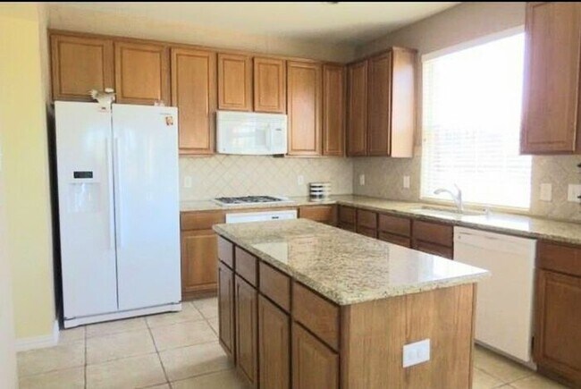 Building Photo - Spacious Frisco Home MOVE IN READY
