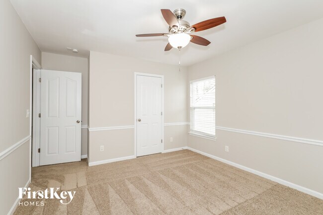 Building Photo - 3012 Canopy Dr