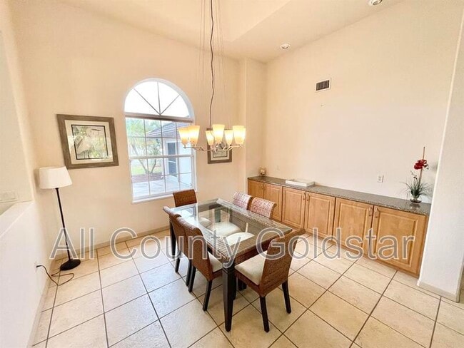 Building Photo - 9 Medalist Way