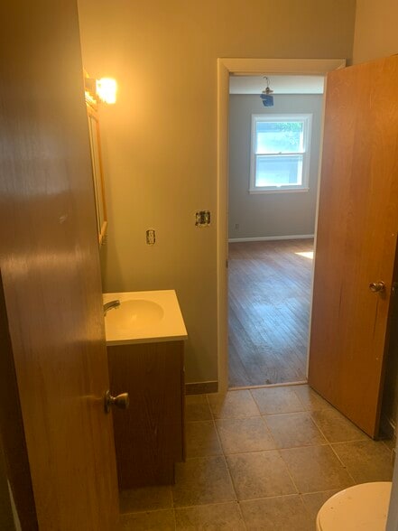 Building Photo - 201 W Navajo St