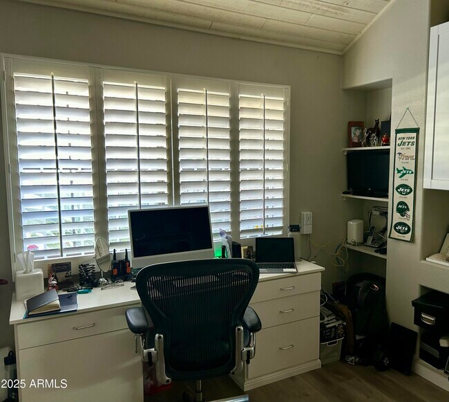 Building Photo - 9991 E Purdue Ave