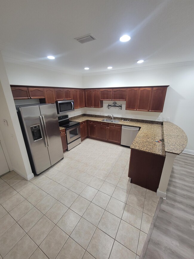 Building Photo - 273 Valencia Cir