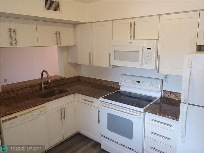 Building Photo - 724 NW 91st Terrace