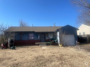 Building Photo - Three bedroom one bath one car garage