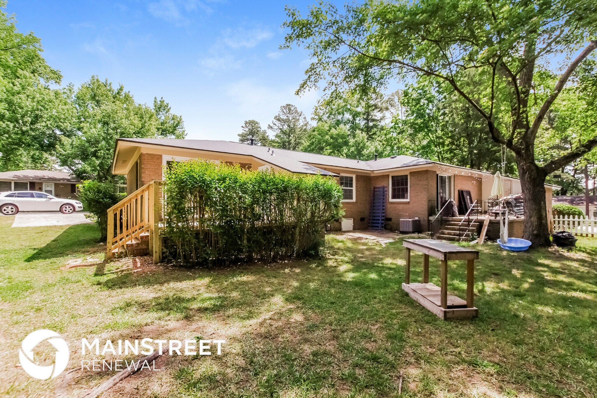 Building Photo - 1532 Downs Ave