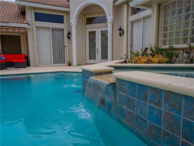 Building Photo - 20107 Ocean Key Dr