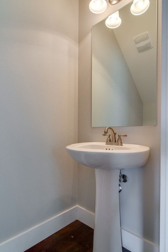 Building Photo - Beautiful Hermitage 3 Bed 2.5 Bath Home w/ Garage - Available For Lease Now!!!