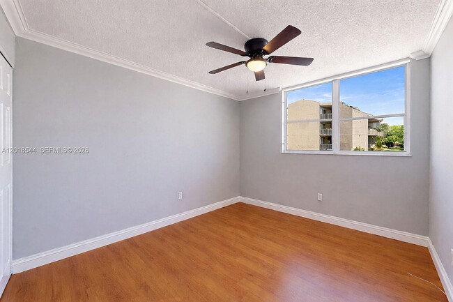 Building Photo - 3581 SW 117th Ave