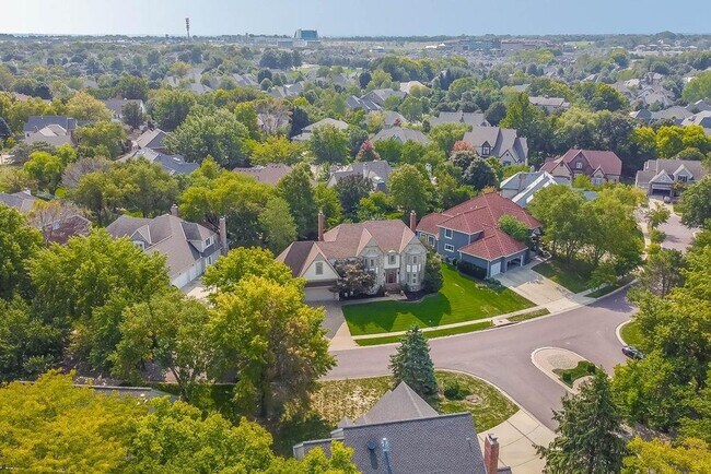 Building Photo - {5801} Spacious 2 Story Home in highly des...