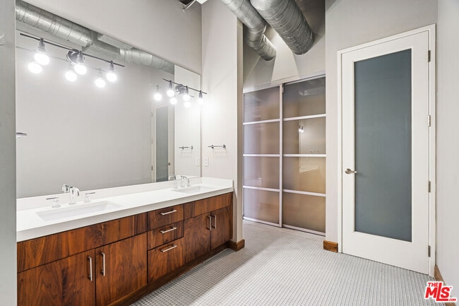 Building Photo - 1534 17th St