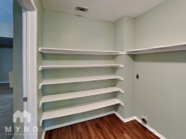 Building Photo - 3403 Shallow Grove