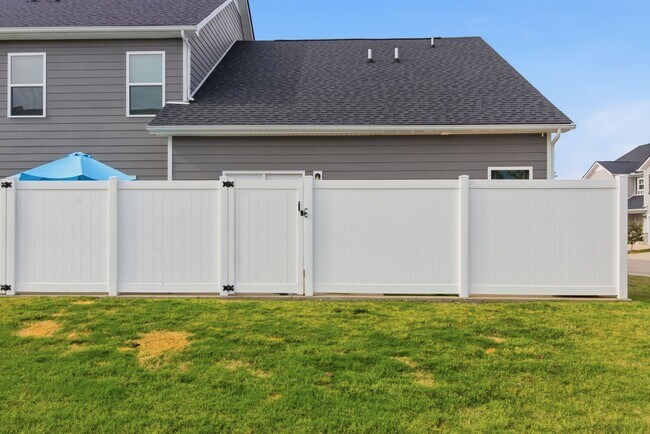 Building Photo - 220 Ruth Wy