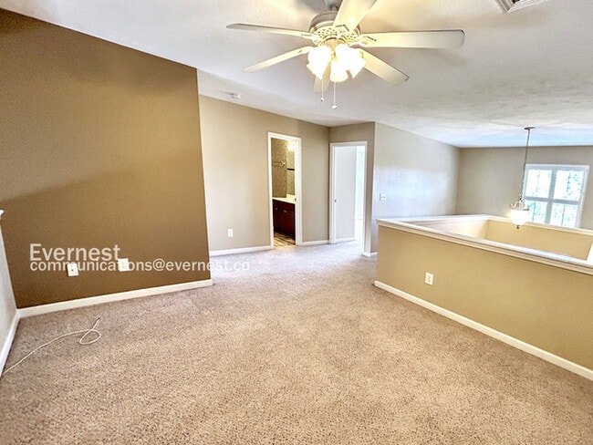 Building Photo - 102 Antler Ridge Cir