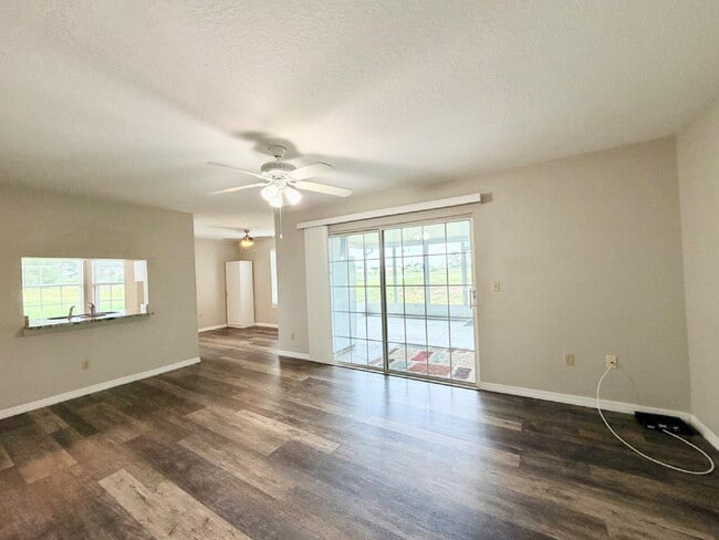 Building Photo - *** $500 OFF MOVE IN SPECIAL *** "Charming 3-Bed Condo with Scenic Views & Granite Finishes in Me...