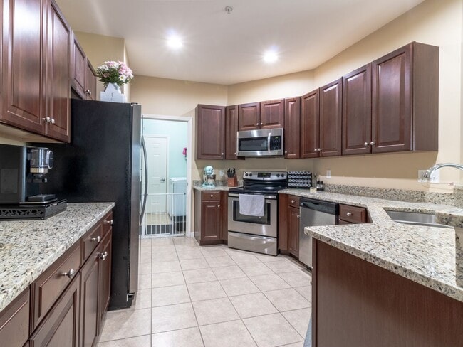 YEAR-ROUND - UNFURNISHED - CONDO - WOODS ... - YEAR-ROUND - UNFURNISHED - CONDO  - WOODS ...