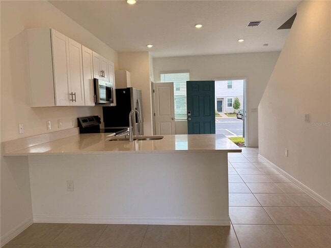 Building Photo - 2996 Skyline Lp