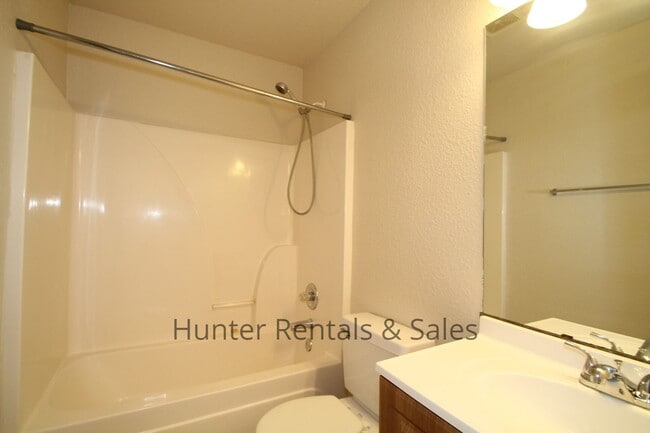 Building Photo - Aztec Trace!