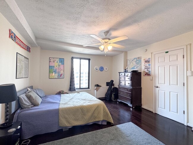 Building Photo - 1440 N St NW