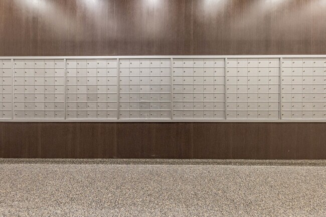 Building Photo - 405 N Wabash Ave