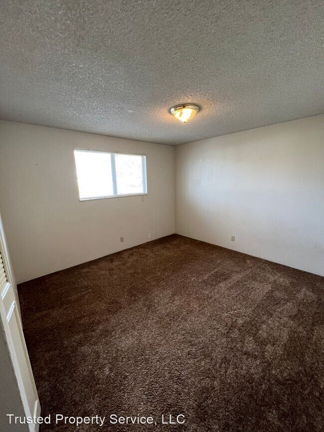 Building Photo - 2 br, 1 bath House - 4803 Elderberry Loop