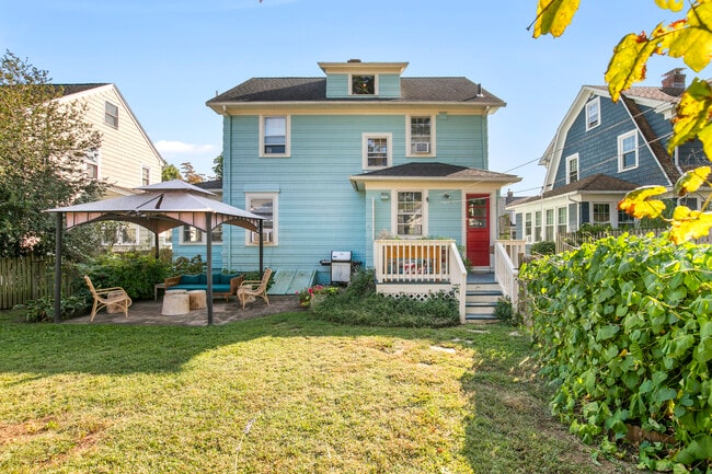 Building Photo - 37 Harmon St