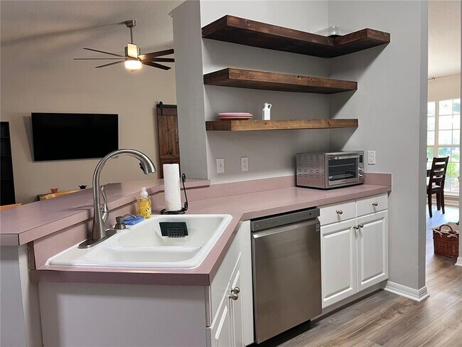 Building Photo - 6841 SW 80th Dr