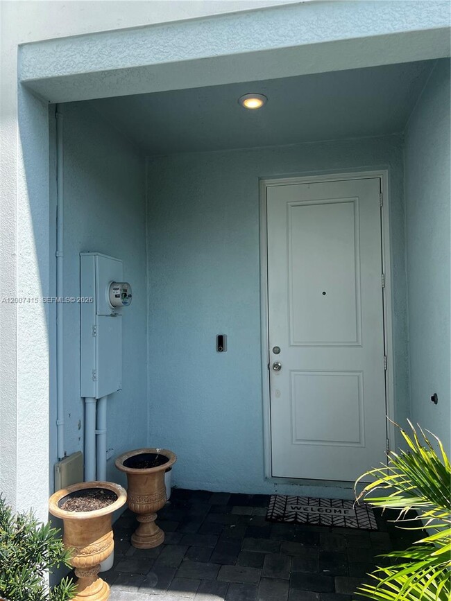 Building Photo - 6349 Topsail Dr