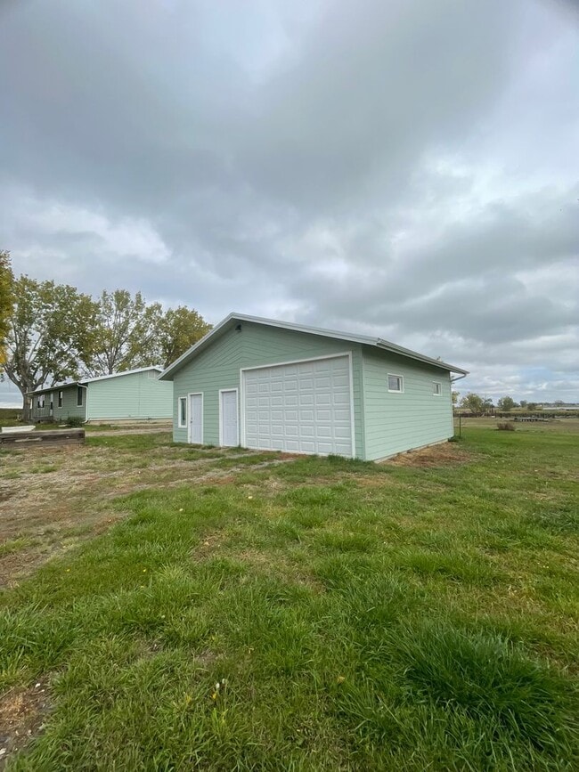 Building Photo - 7141 12 Mile Rd