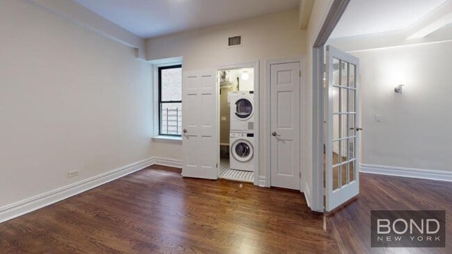 Building Photo - 111 E 80th St
