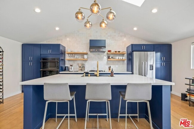 Building Photo - 9418 S 10th Ave