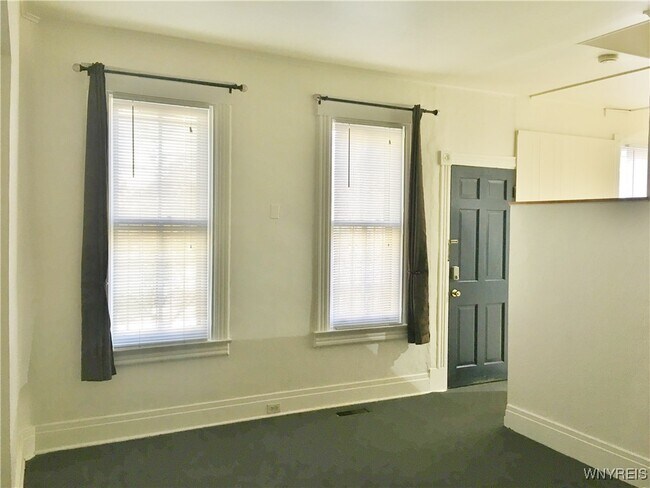 Building Photo - 262 Summer St