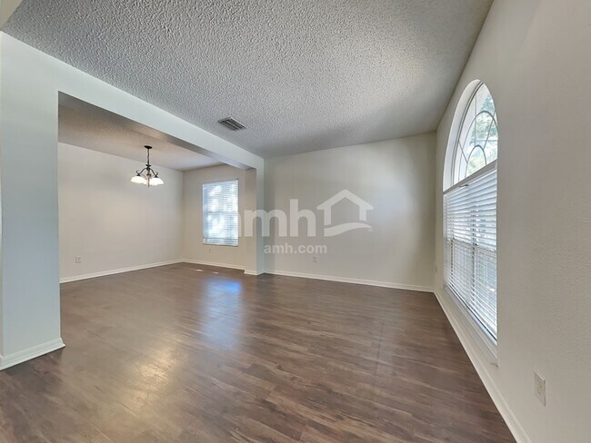 Building Photo - 716 Grand Canyon Dr