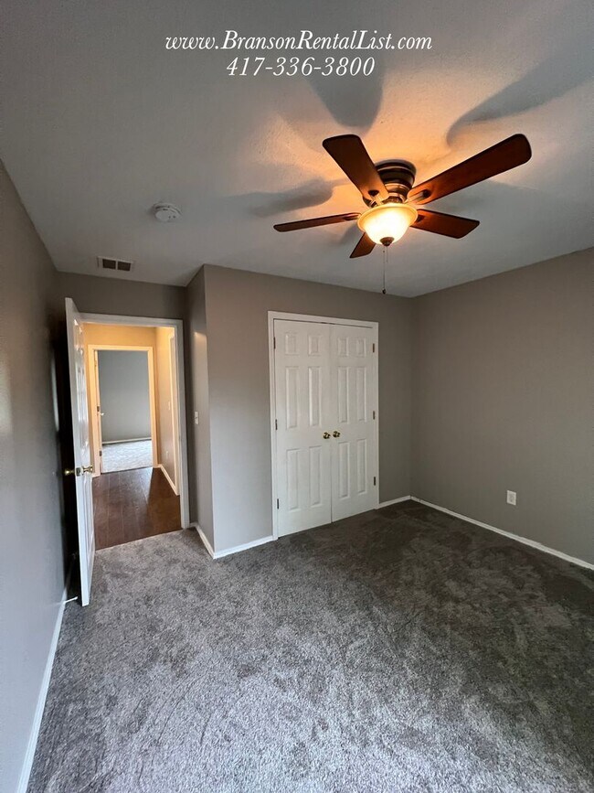 Building Photo - Newly Remodeled 3BR/2BA
