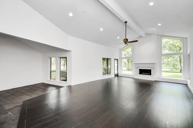 Building Photo - 4126 Pecan Bend Dr