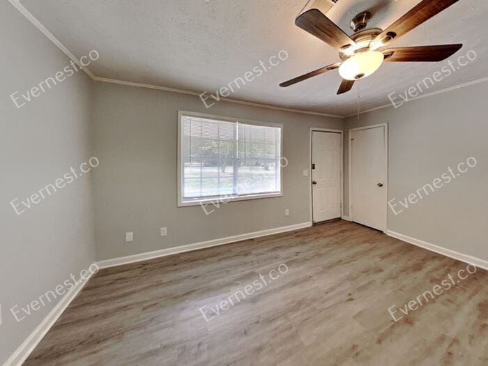 Building Photo - 239 Bellwood Ln