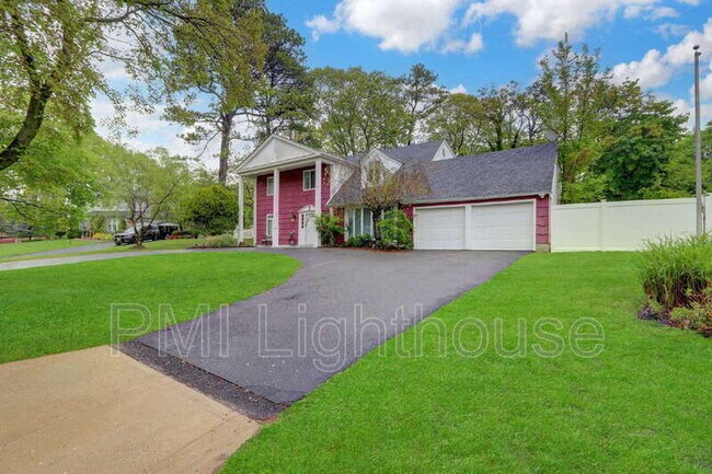 Building Photo - 17 Rondell Ln
