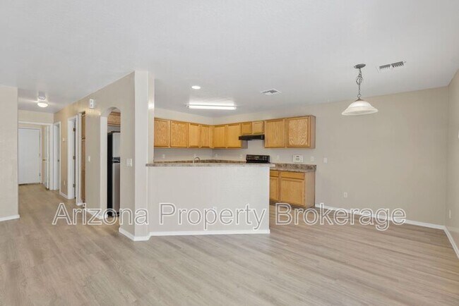 Building Photo - 31567 N Cactus Dr