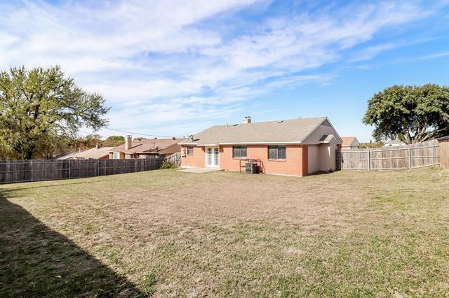Building Photo - 2942 Mesa View Dr