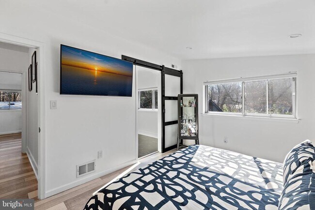Building Photo - 608 Winona Ct