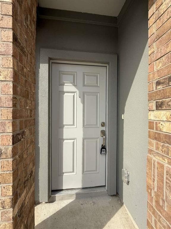 Building Photo - 223 Camargue Dr