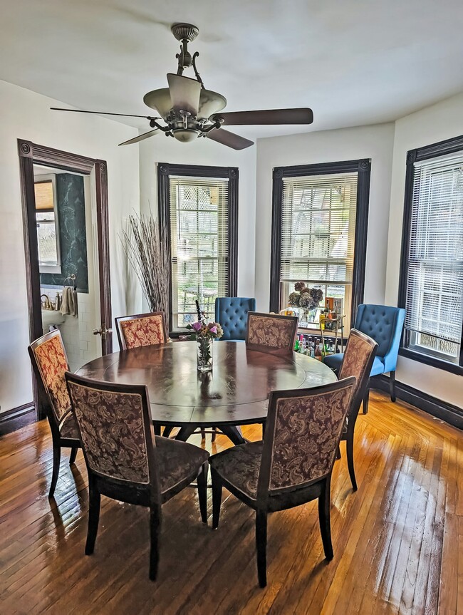 Building Photo - 15 Rosseter St