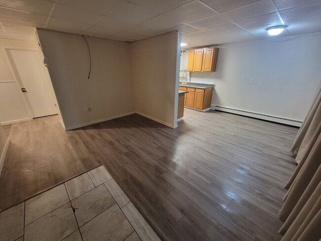 Building Photo - 901 Lathrop St