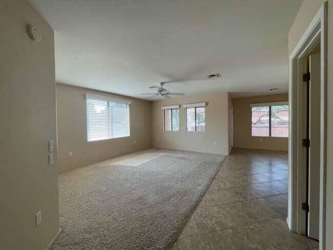 Building Photo - 159 N Cobalt Dr