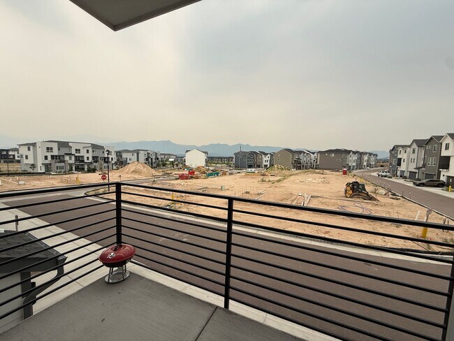 Building Photo - 2143 Arikaree Hts