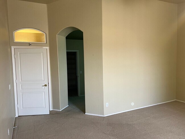 Building Photo - Great home on quiet cut-de-sac