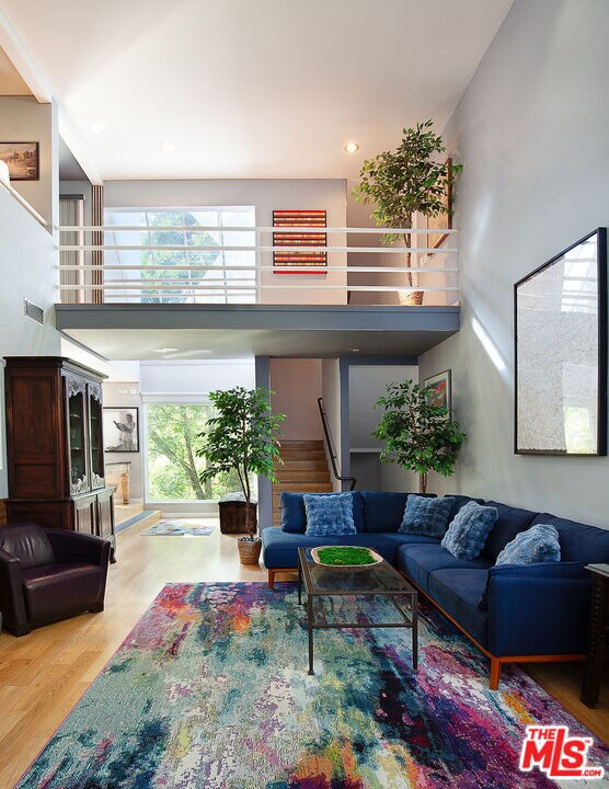 Primary Photo - 7943 Willow Glen Rd