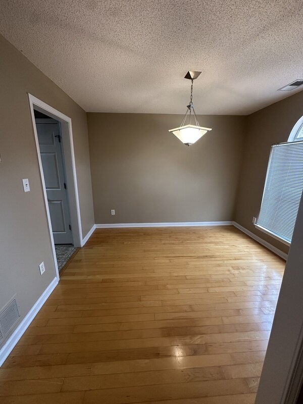 Building Photo - 6703 Einat Cove