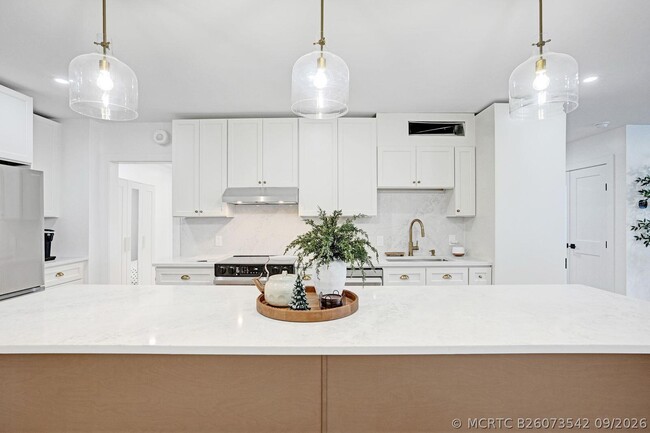 Building Photo - 4250 Galt Ocean Dr