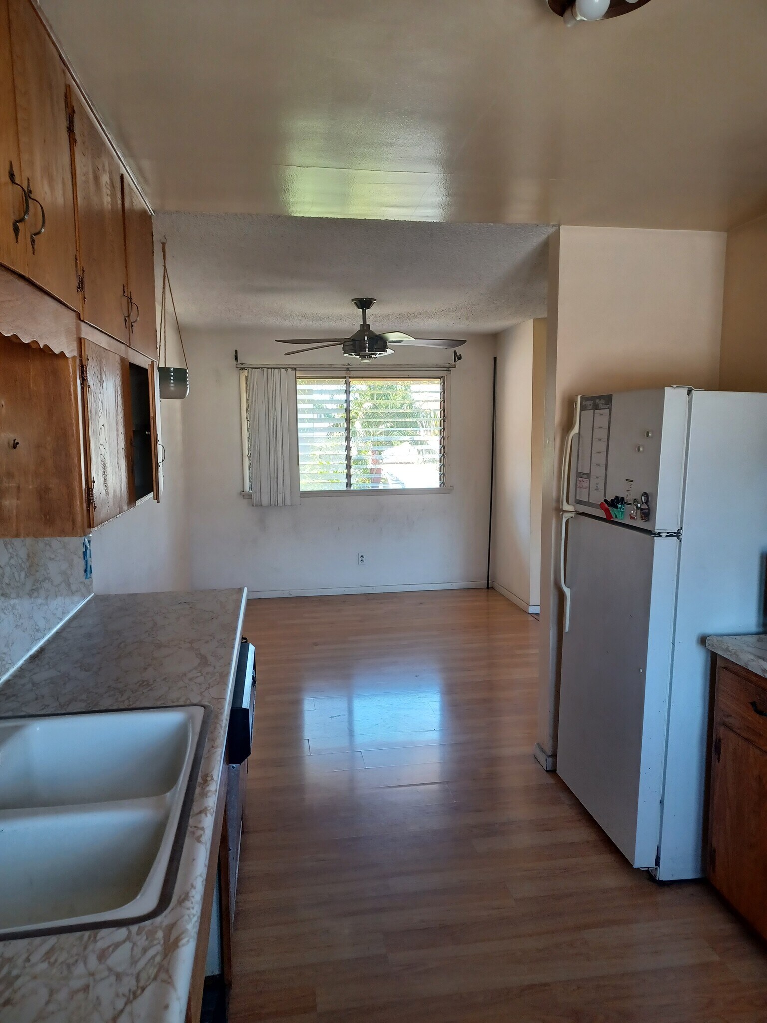 lengthy kitchen - 2239 N Frederic St